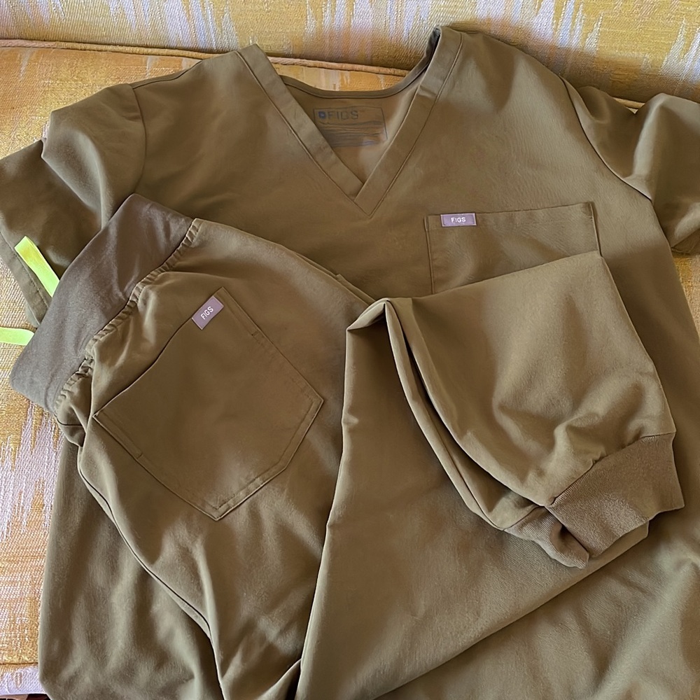 Figs Olive Green V-Neck Scrub Top and Elastic Waist Pants